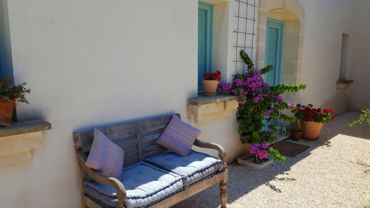 The Proud Garden Bed and Breakfast Carovigno Εξωτερικό φωτογραφία
